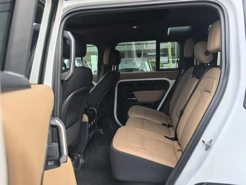 Land Rover Land Rover Defender 2025 110 3.0T P400 X-Dynamic HSE