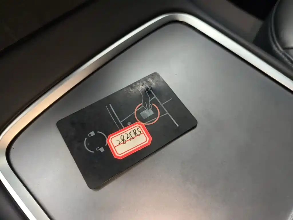 Tesla Model 3 — миниатюра 9