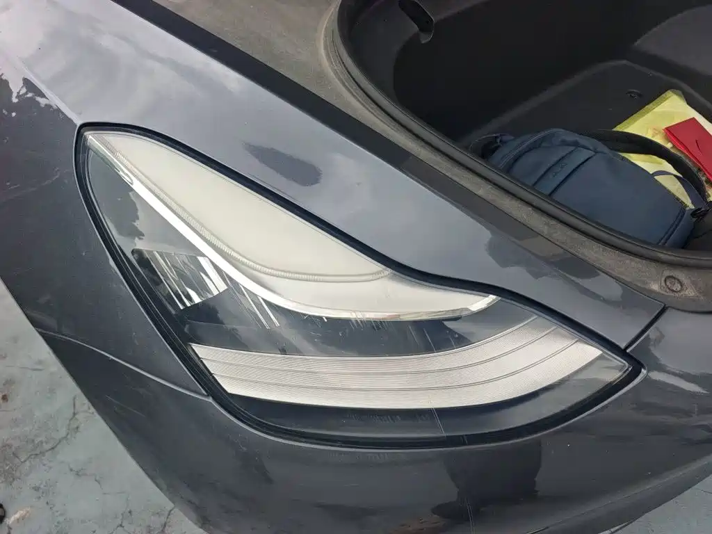Tesla Model 3 — миниатюра 7