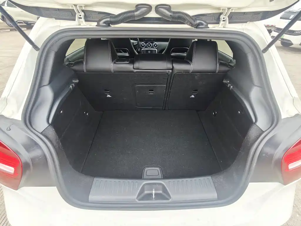 Mercedes-Benz A-Class (Import) — миниатюра 17