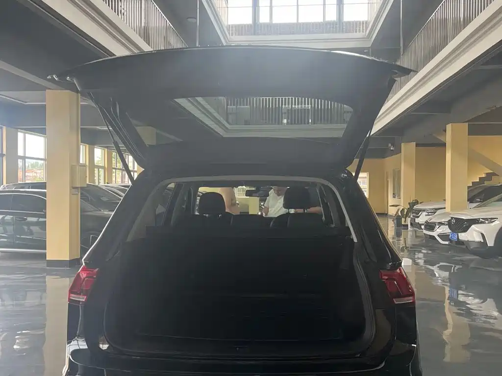 Volkswagen Tiguan L — миниатюра 7