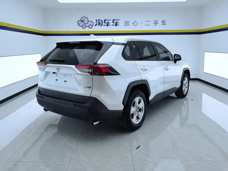 Toyota RAV4 — миниатюра 3