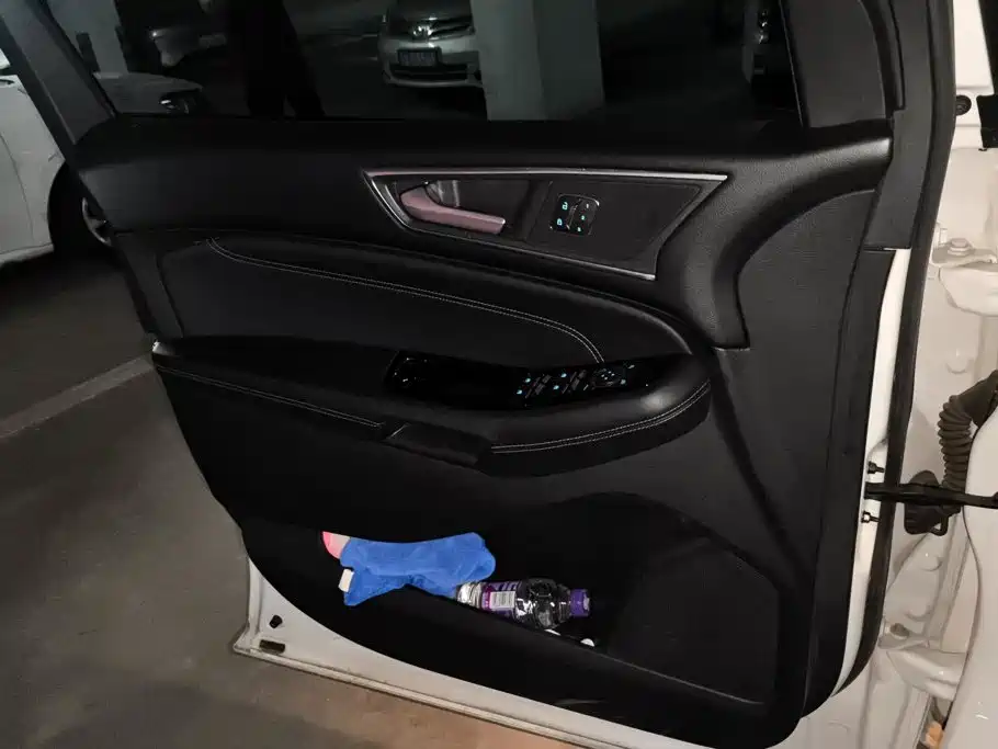 Ford Edge — миниатюра 7