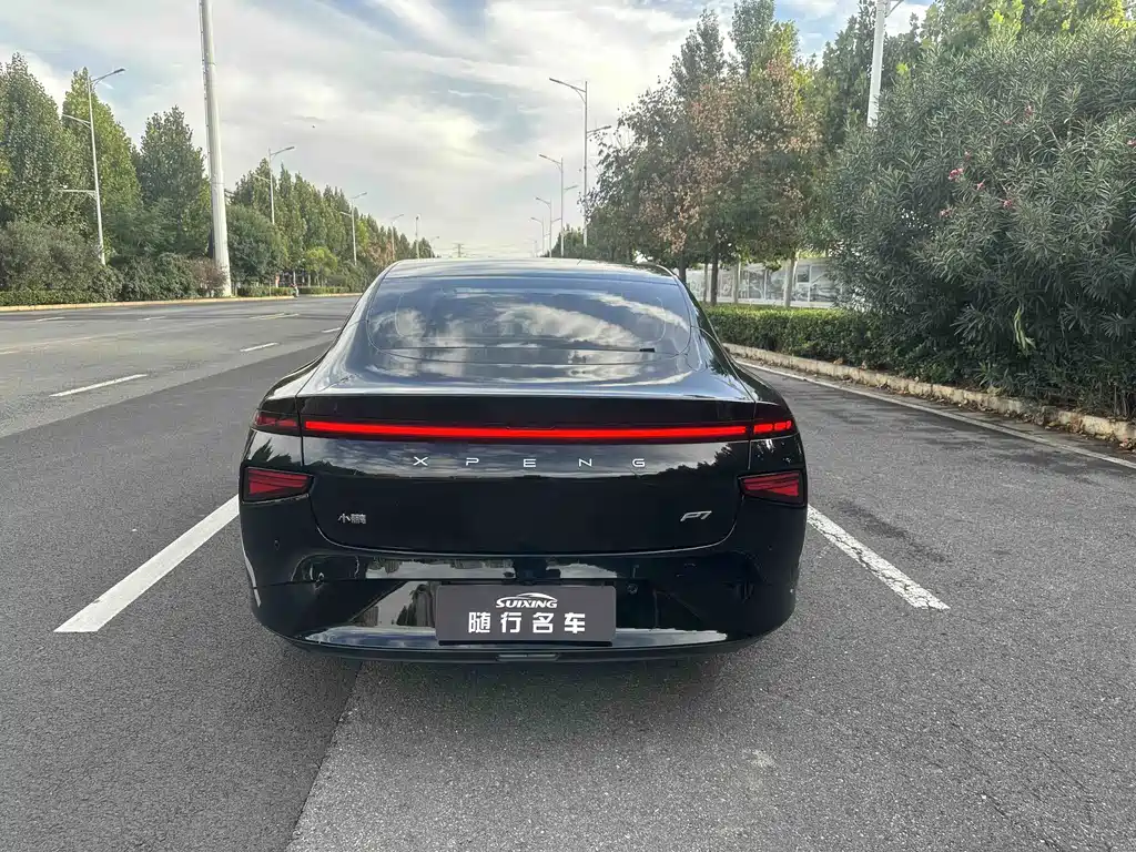 XPeng P7 — миниатюра 20
