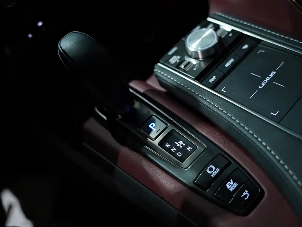 Lexus LC — миниатюра 14