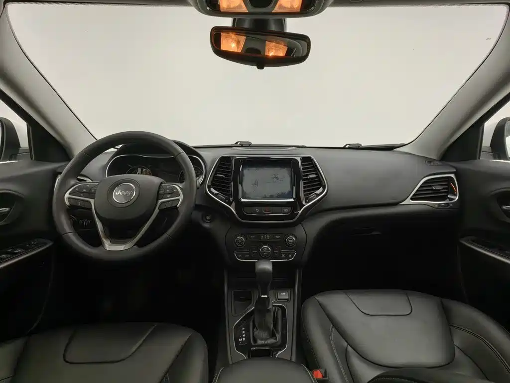 Jeep Cherokee — миниатюра 5