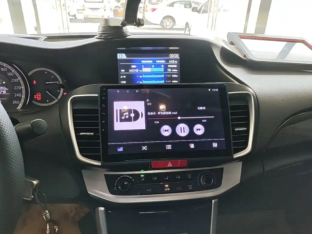 Honda Accord — миниатюра 13