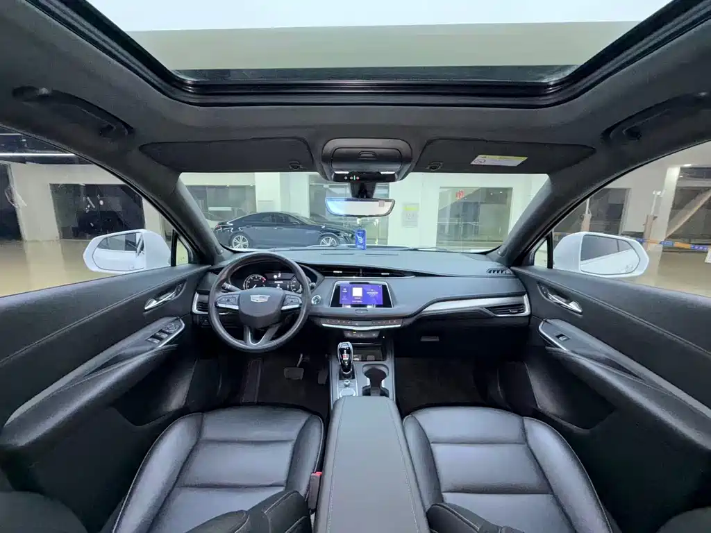 Cadillac XT4 — миниатюра 8