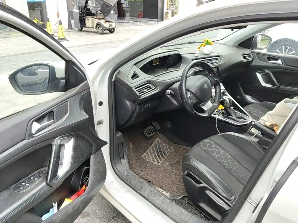 Peugeot 308 — миниатюра 14