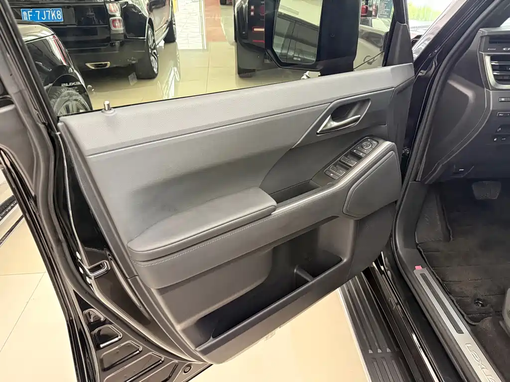 Lexus GX — миниатюра 13
