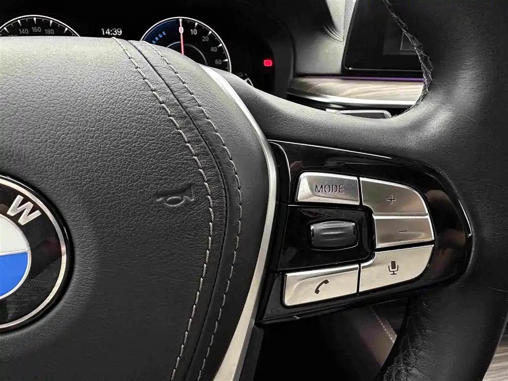 BMW 5 Series New Energy — миниатюра 27