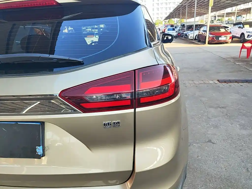 Geely Boyue — миниатюра 8