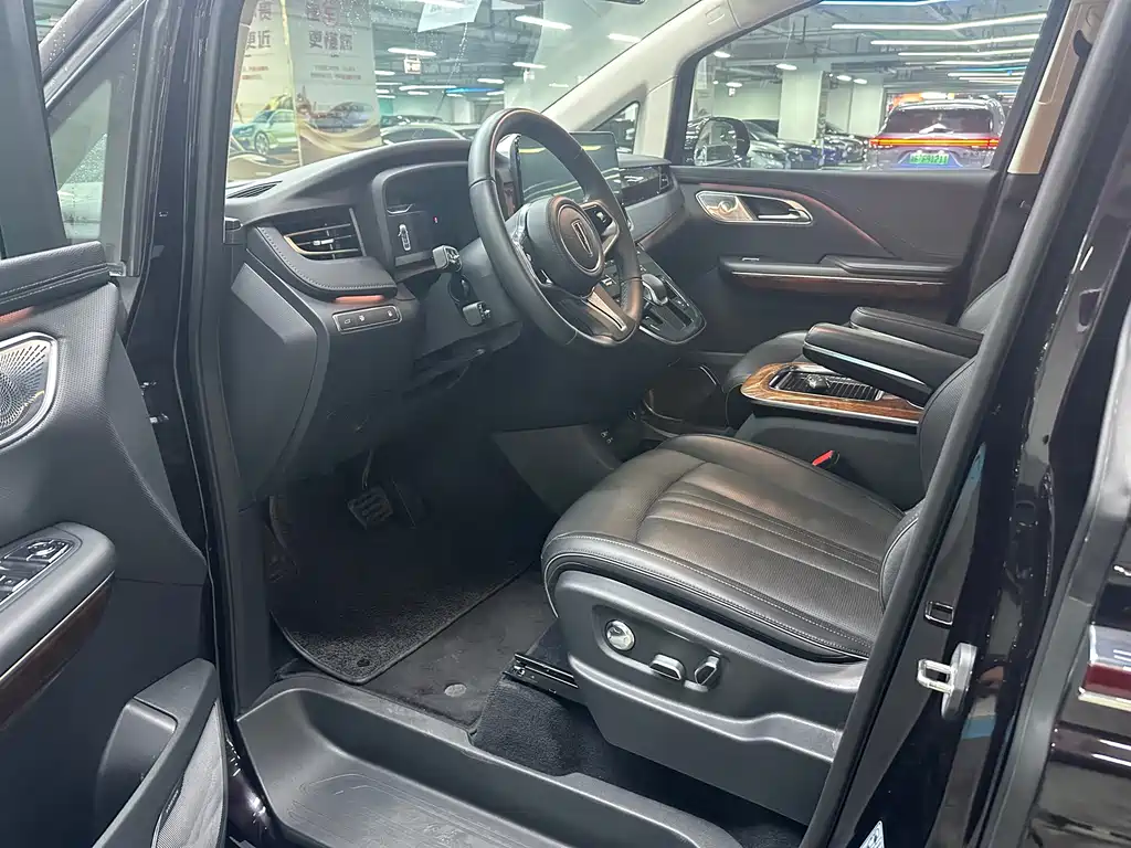 Hongqi Hongqi HQ9 PHEV — миниатюра 5