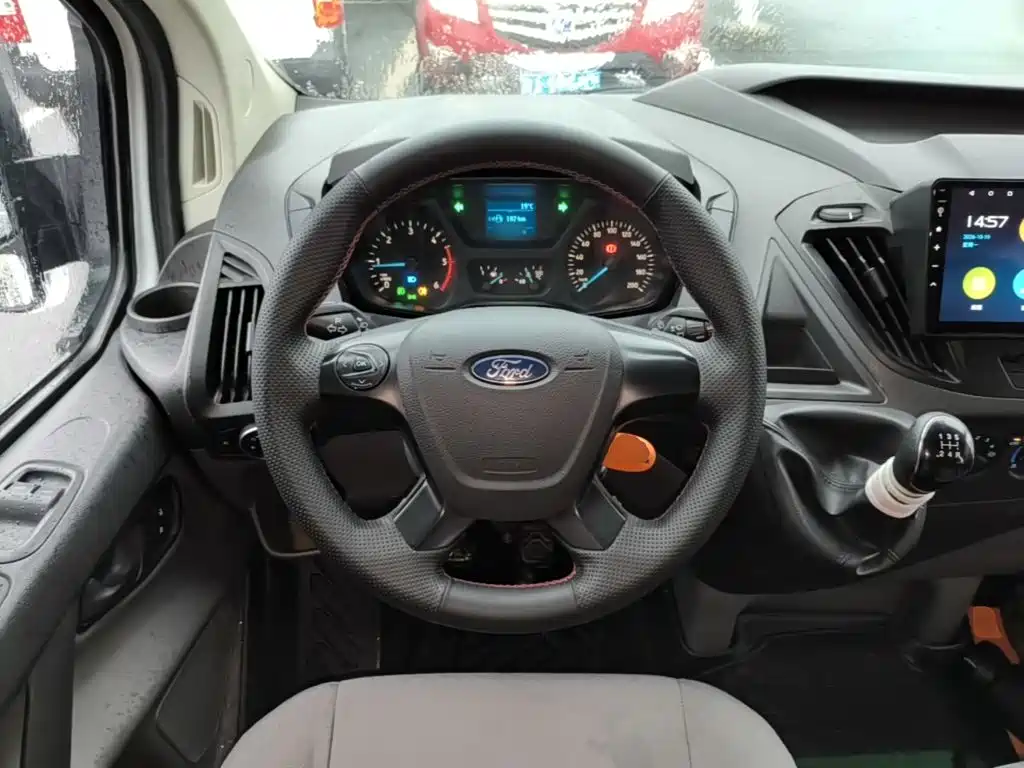 Ford Transit — миниатюра 11