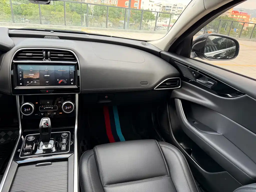 Jaguar XEL — миниатюра 10