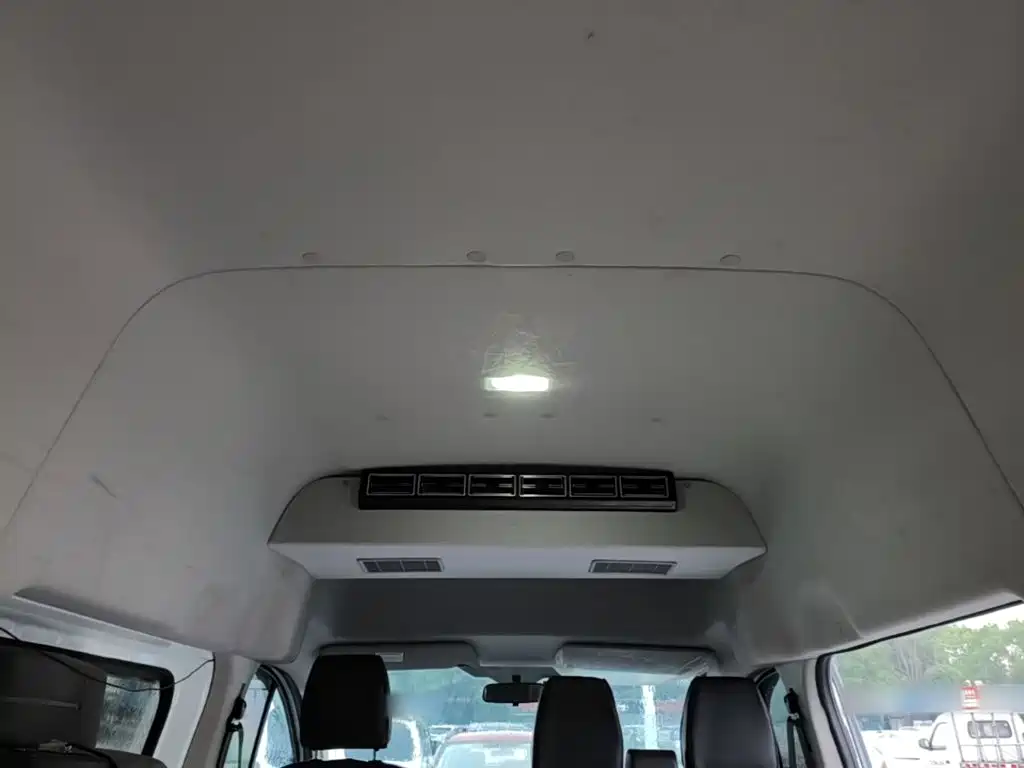 Ford Transit — миниатюра 18
