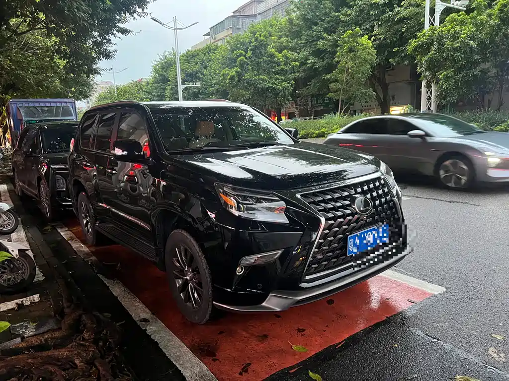 Lexus GX — миниатюра 2
