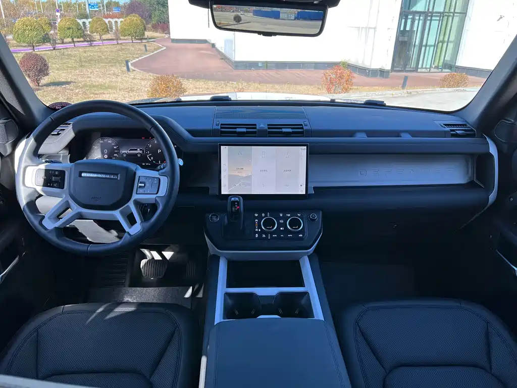 Land Rover Defender — миниатюра 6