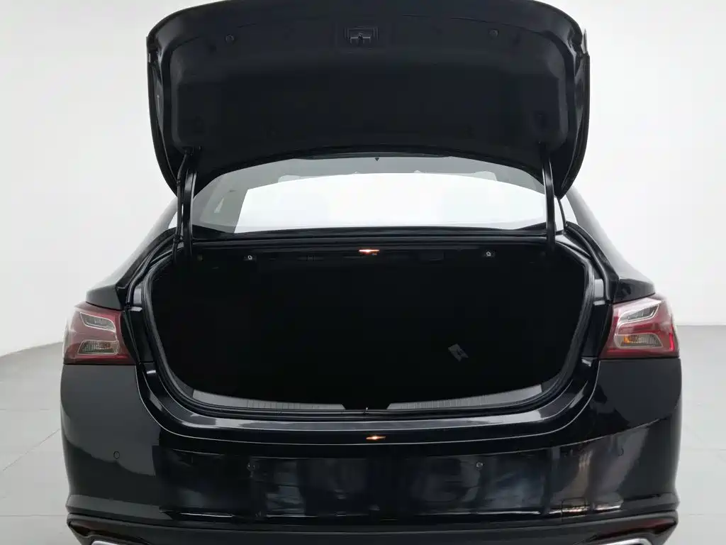 Chevrolet Malibu XL — миниатюра 16
