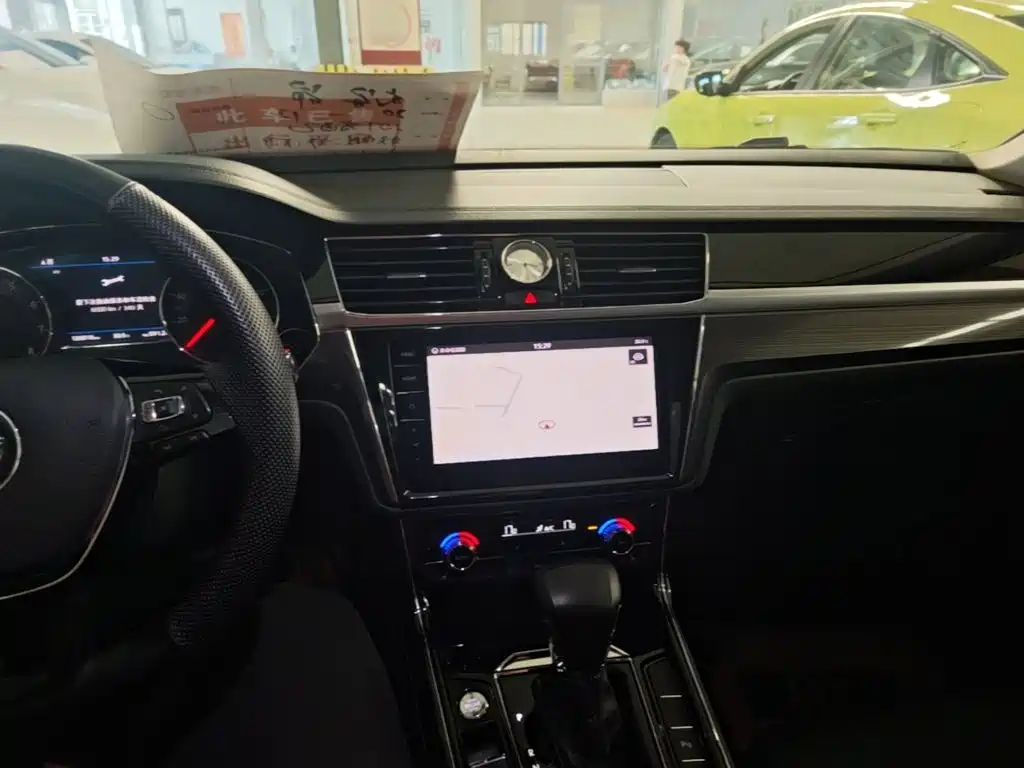 Volkswagen Phideon — миниатюра 10
