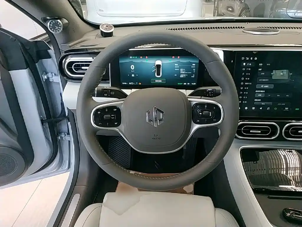 Leapmotor Leapmotor C01 — миниатюра 11