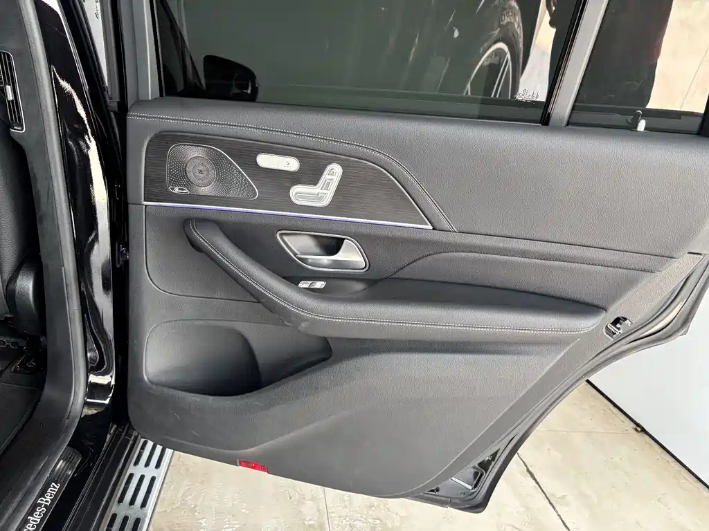 Mercedes-Benz GLS — миниатюра 24