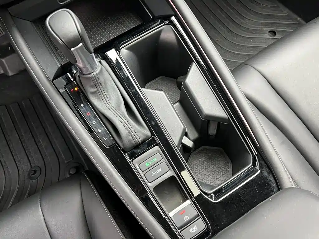 Honda Accord — миниатюра 17