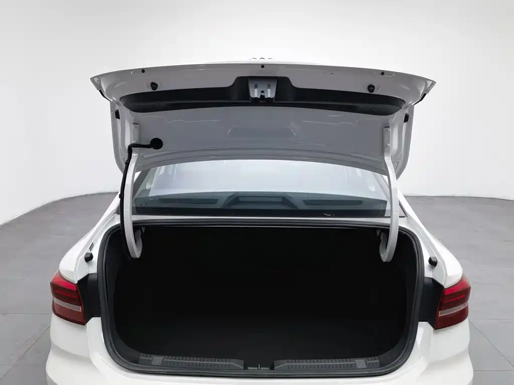 Volkswagen Lavida — миниатюра 16
