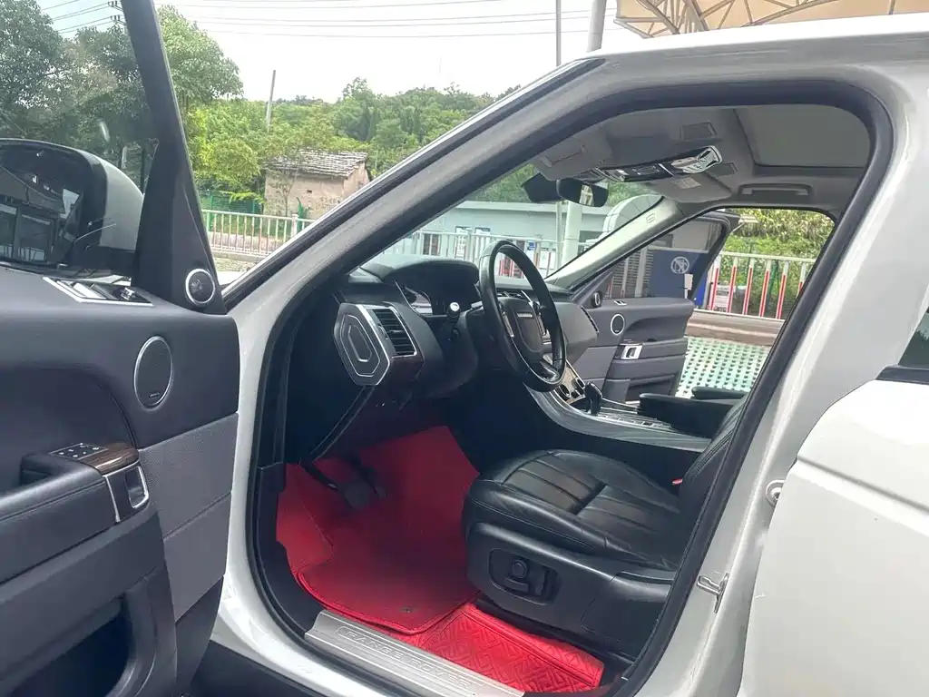 Land Rover Sport PHEV — миниатюра 4