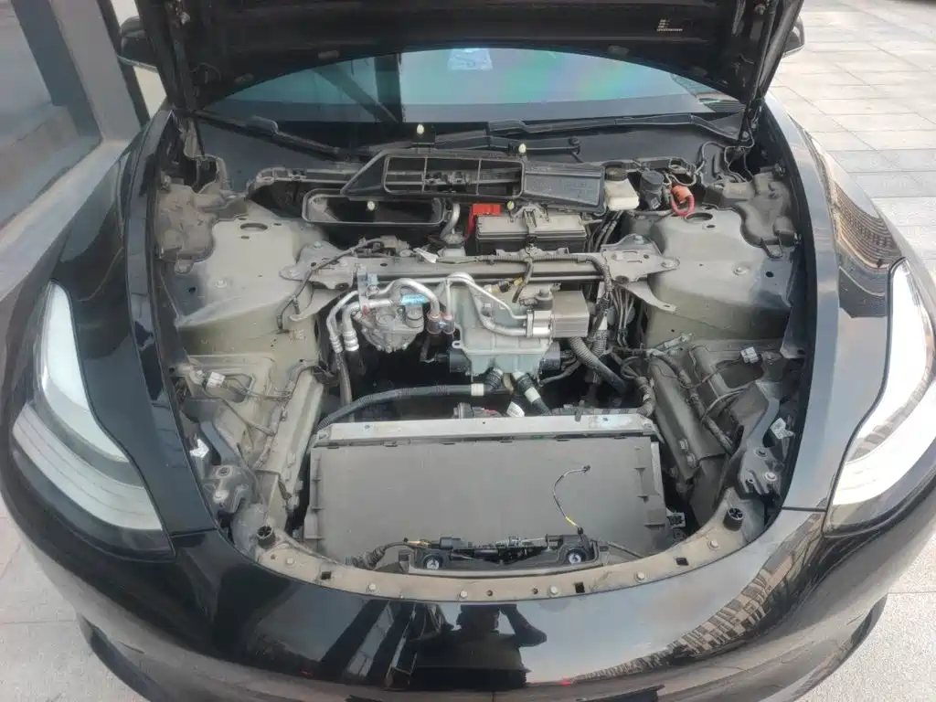 Tesla Model 3 — миниатюра 16