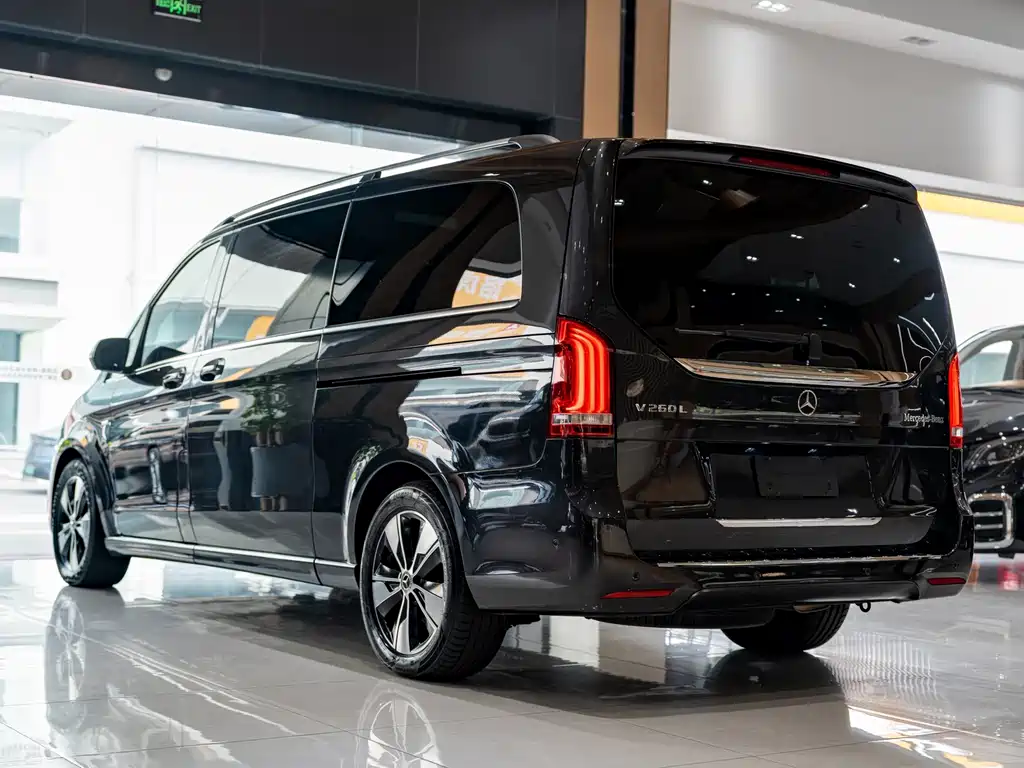 Mercedes-Benz V-Class — миниатюра 13
