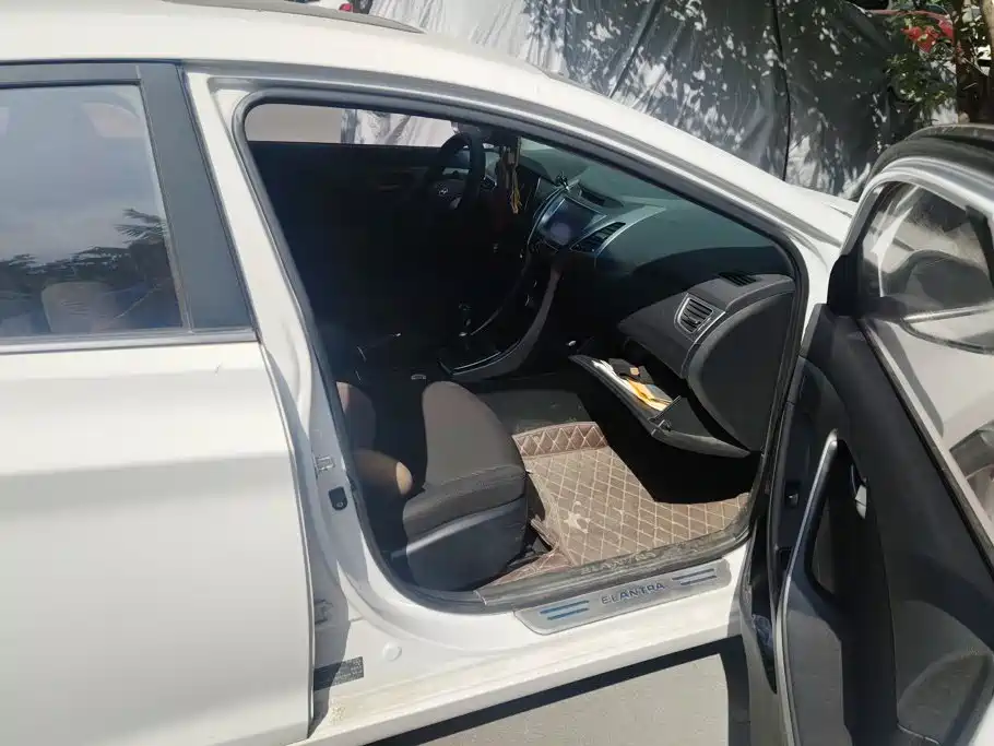 Hyundai Elantra Langdong — миниатюра 8