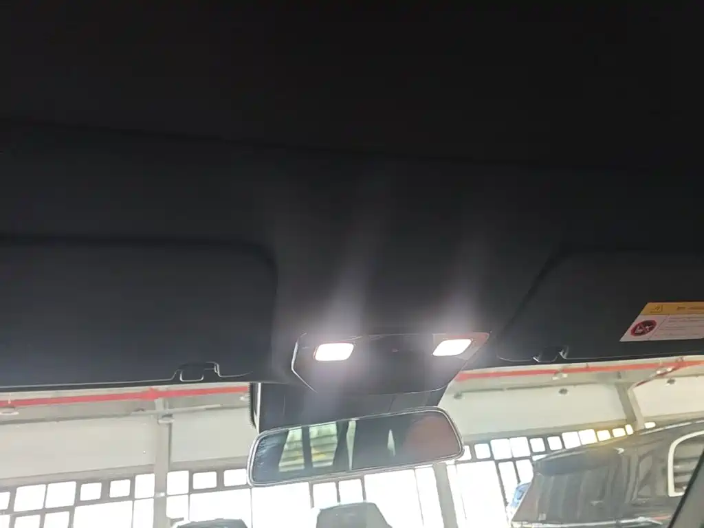 Li Auto Li L8 — миниатюра 17