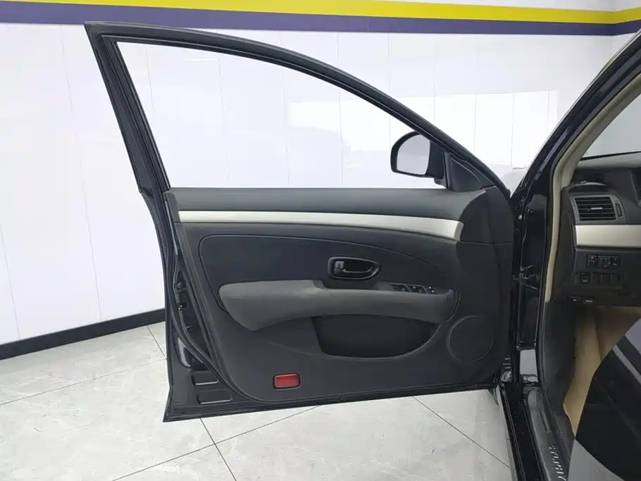 Nissan Sylphy — миниатюра 7