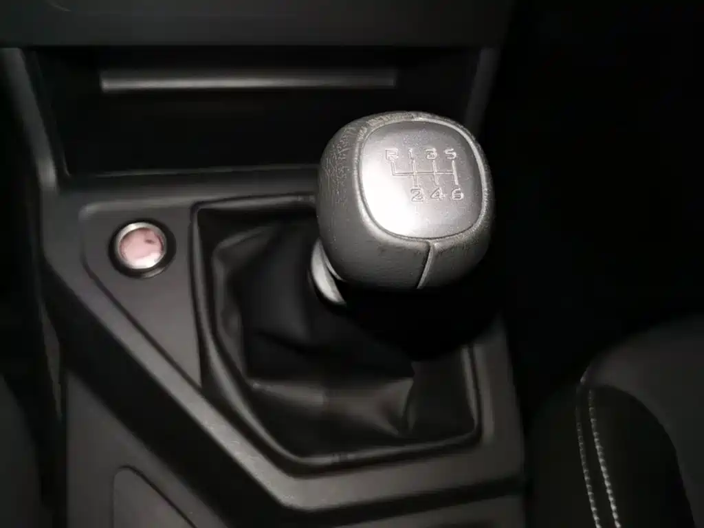 Wuling Hongguang PLUS — миниатюра 14