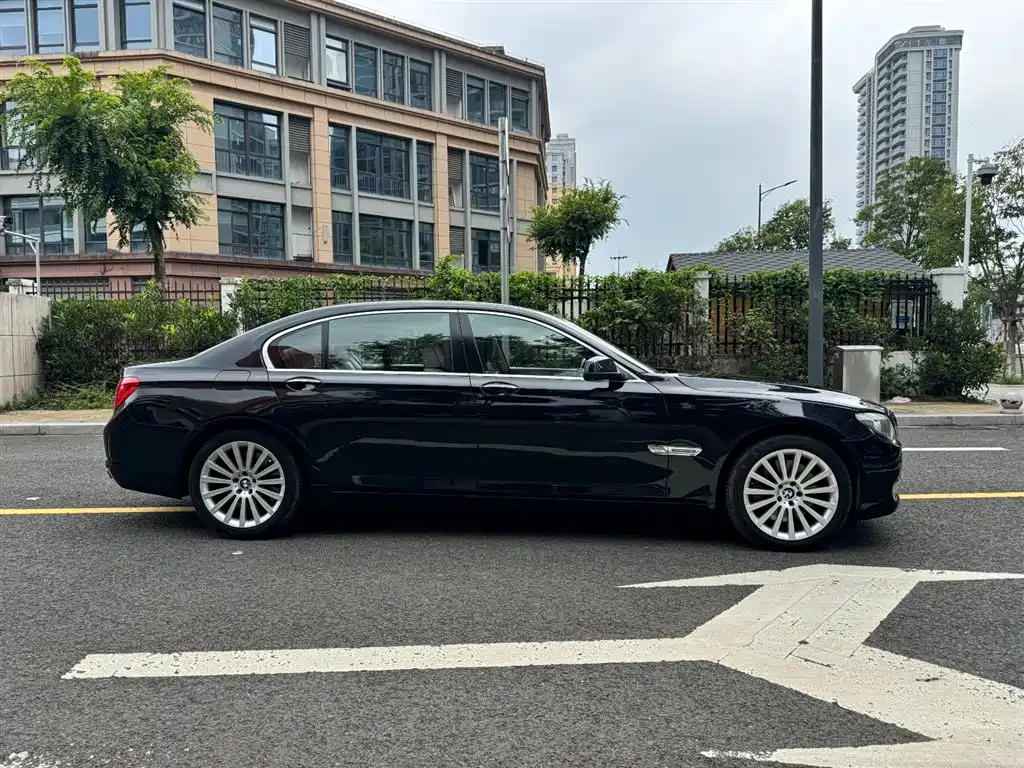 BMW 7 Series 7 2010 760Li