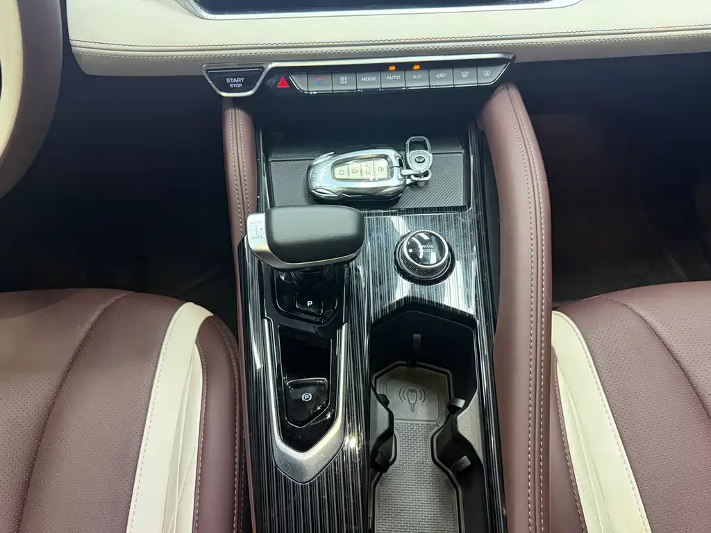 Geely Xingyue L — миниатюра 15
