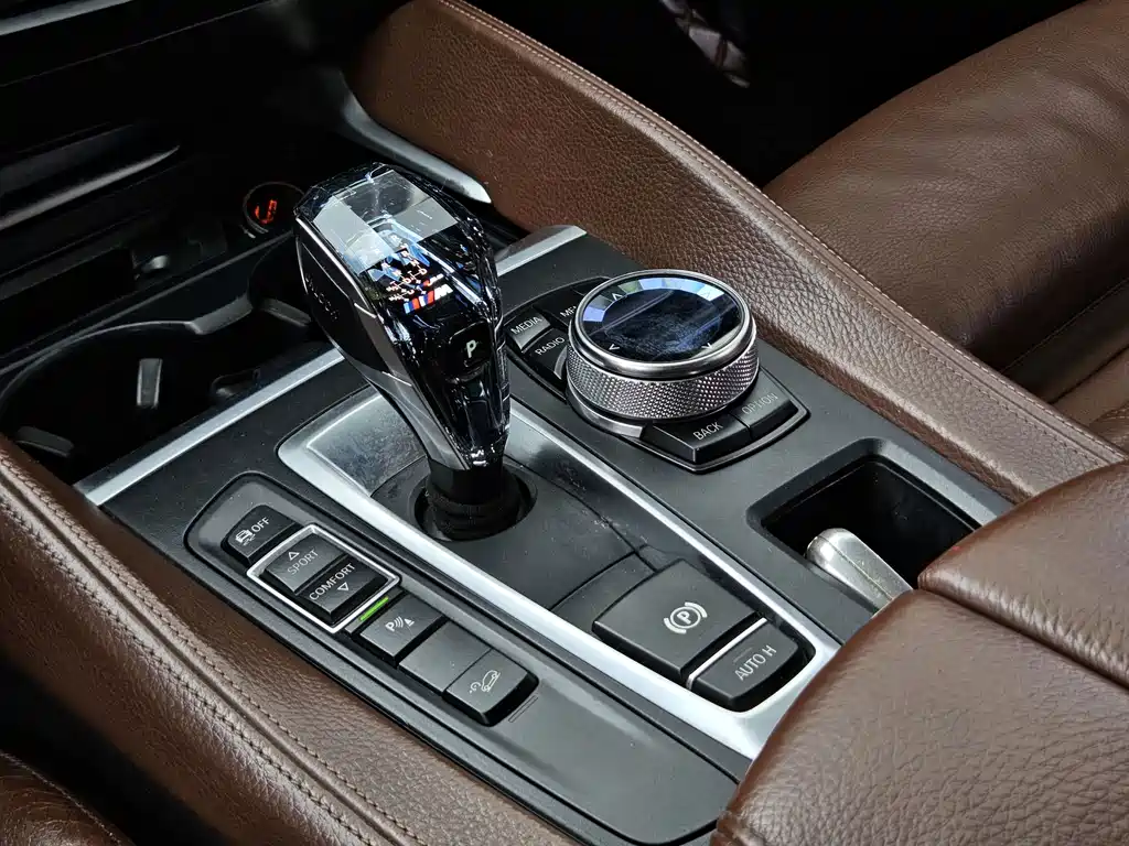 BMW X6 — миниатюра 8