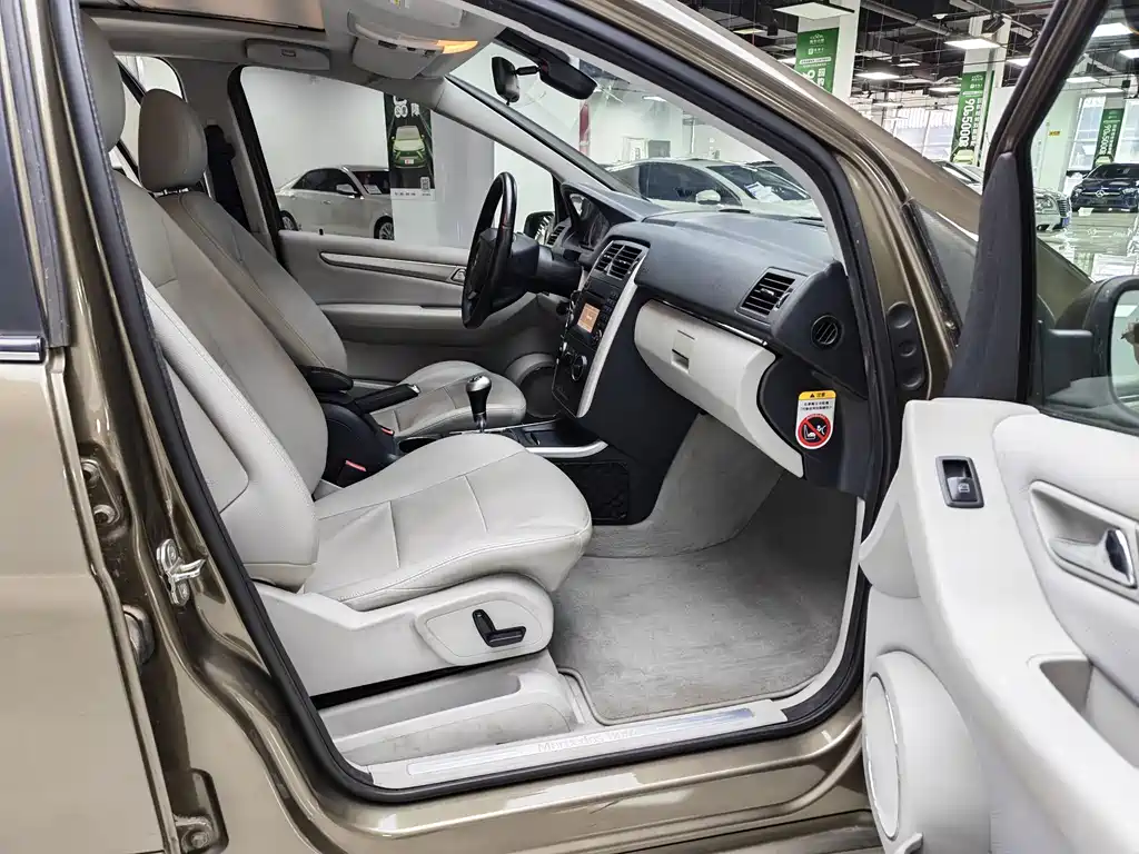 Mercedes-Benz B-Class — миниатюра 9