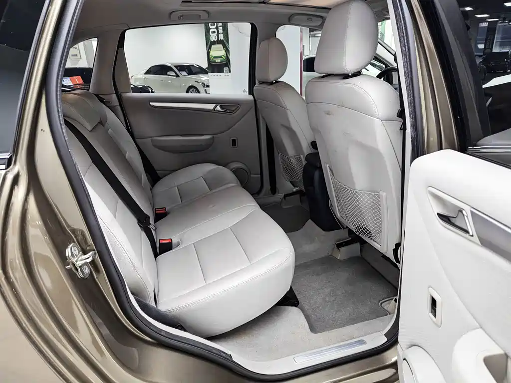 Mercedes-Benz B-Class — миниатюра 10