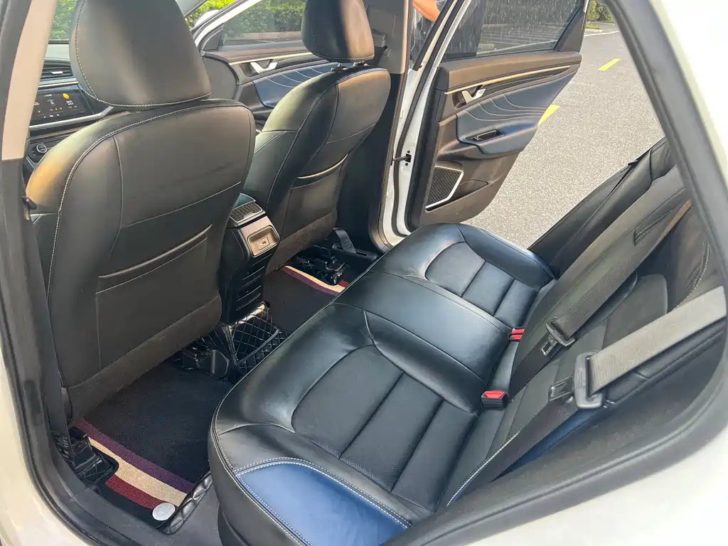 Geely Emgrand GL — миниатюра 11