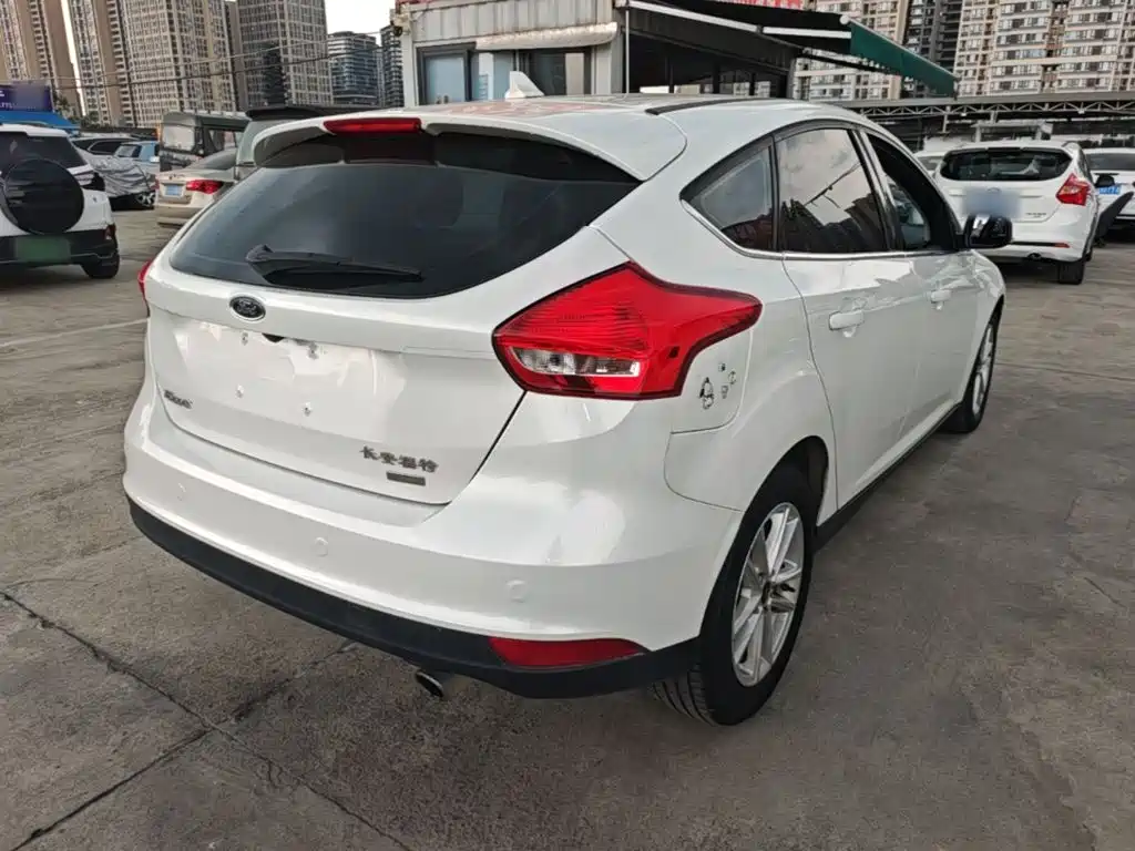 Ford Focus — миниатюра 7