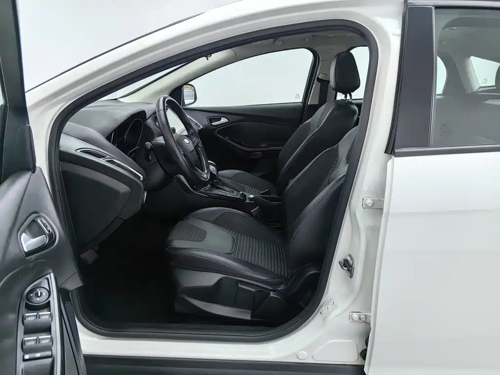 Ford Focus — миниатюра 10