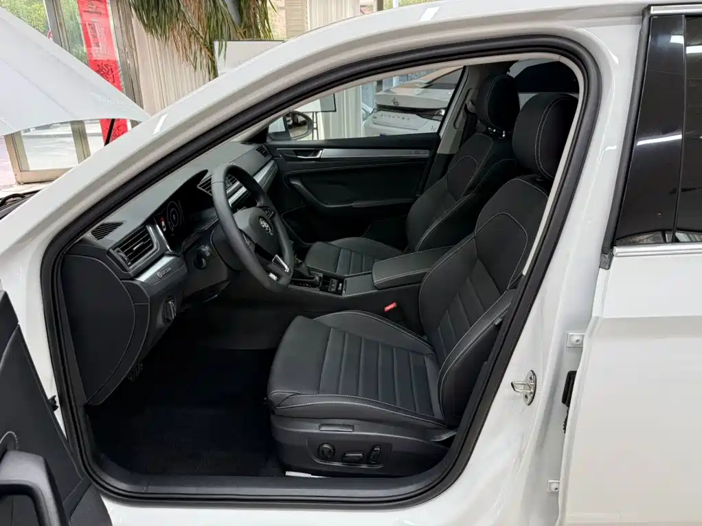 Skoda Superb — миниатюра 16