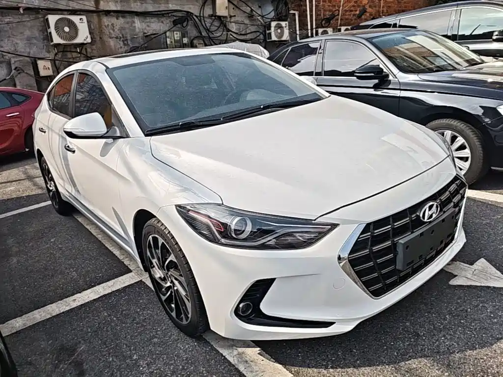 Hyundai Elantra — миниатюра 4