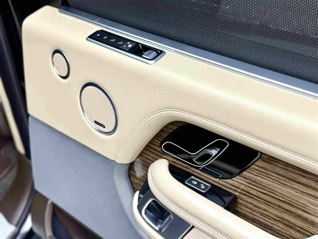 Land Rover Range Rover — миниатюра 16