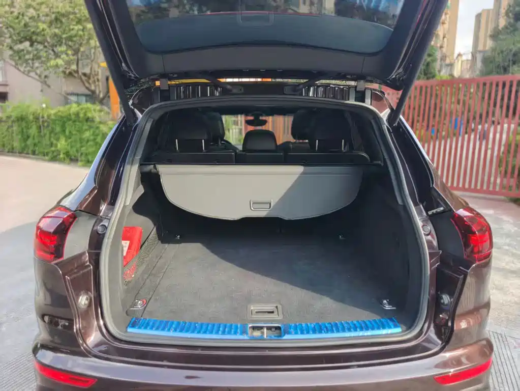 Porsche Cayenne — миниатюра 13