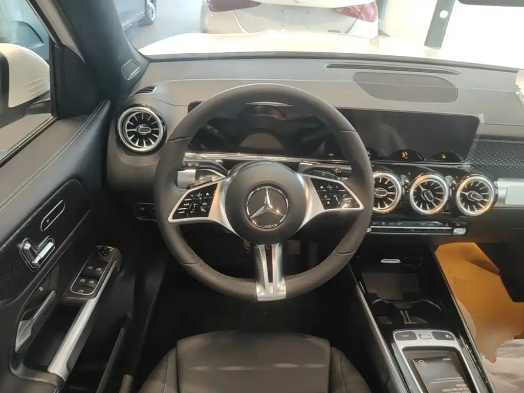 Mercedes-Benz EQB — миниатюра 15