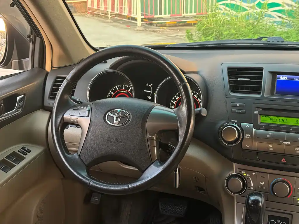Toyota Highlander — миниатюра 15
