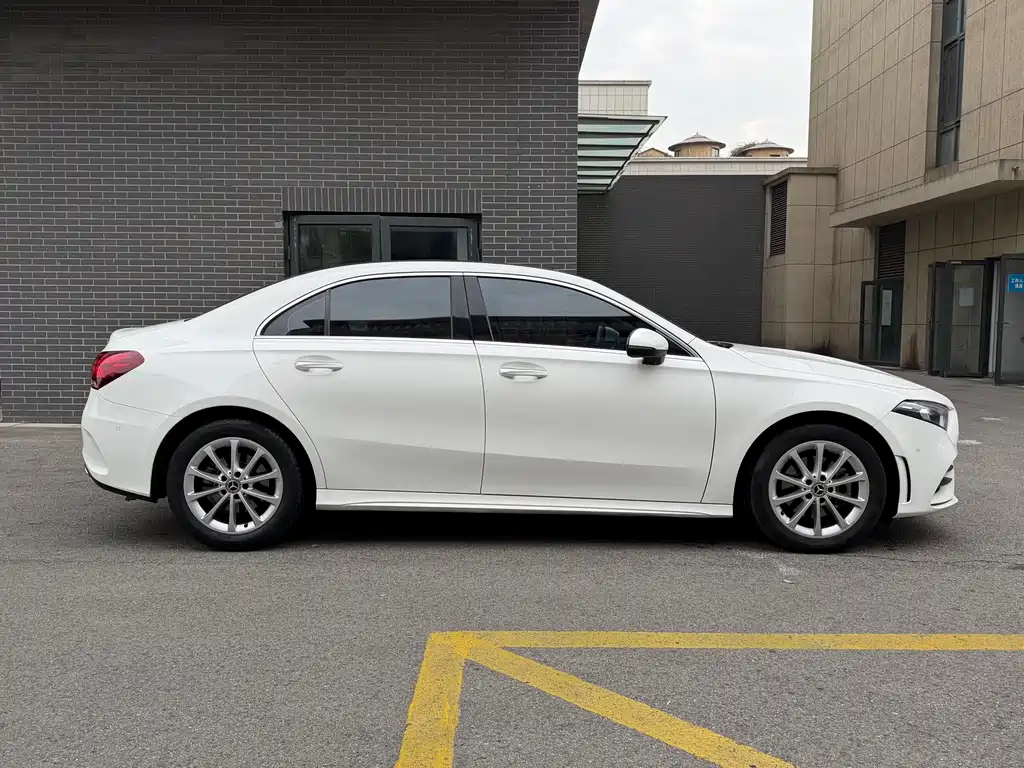 MERCEDES-BENZ A CLASS